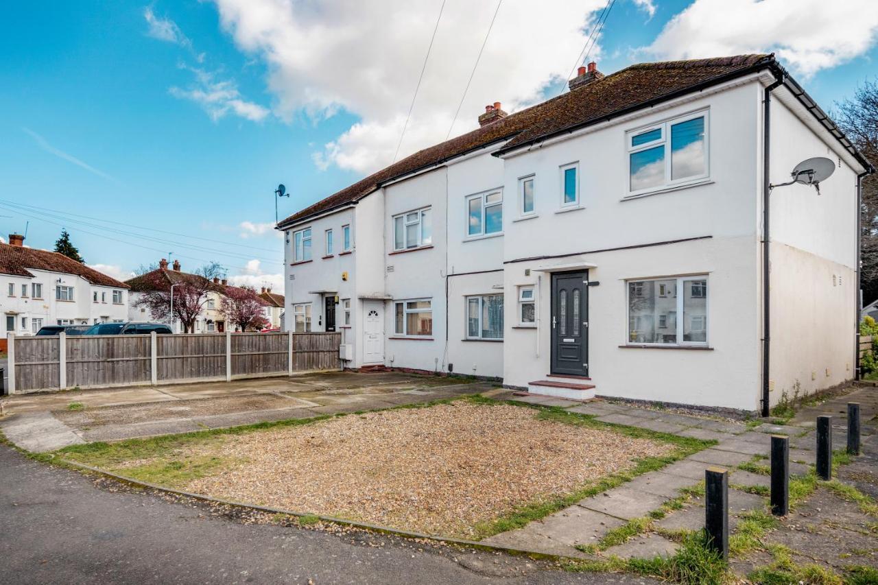 West Drayton  Heathrow 2-Bedroom Maisonette With Parking المظهر الخارجي الصورة