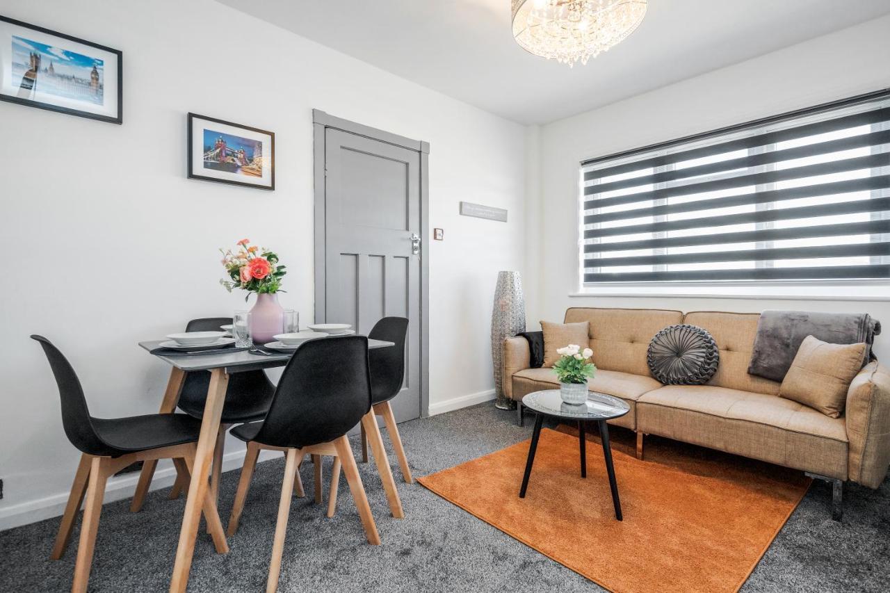 West Drayton  Heathrow 2-Bedroom Maisonette With Parking المظهر الخارجي الصورة