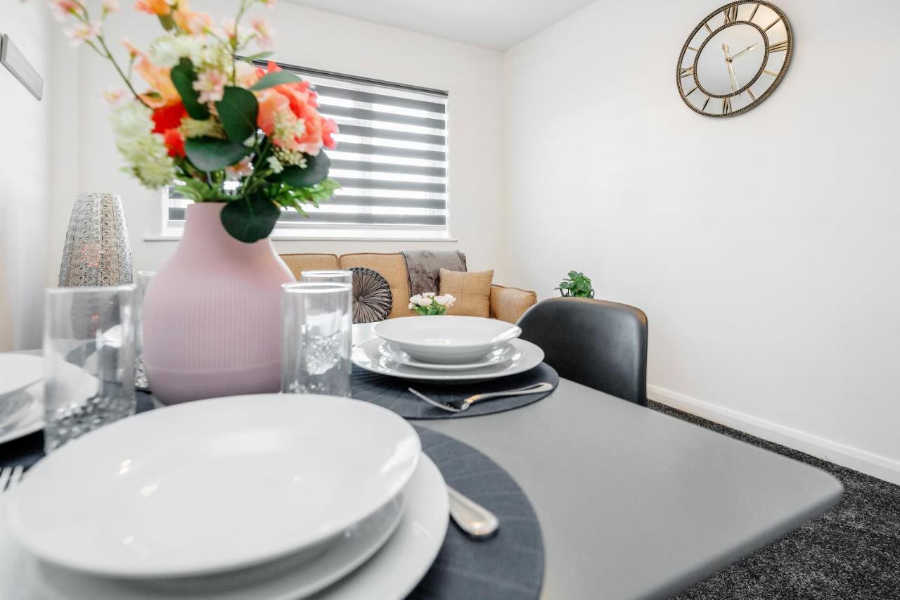West Drayton  Heathrow 2-Bedroom Maisonette With Parking المظهر الخارجي الصورة