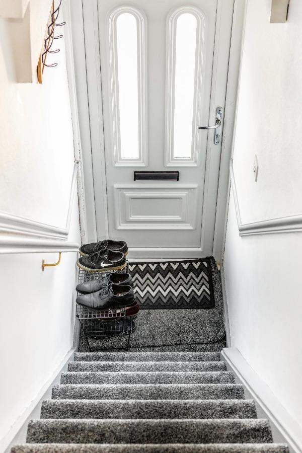 West Drayton  Heathrow 2-Bedroom Maisonette With Parking المظهر الخارجي الصورة
